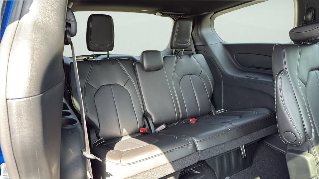 New 2026 Chrysler Pacifica Select AWD/4WD image 13