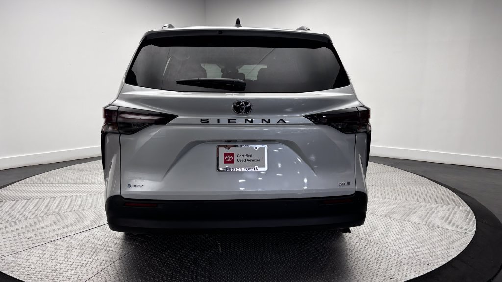 Certified 2026 Toyota Sienna XLE FWD image 41