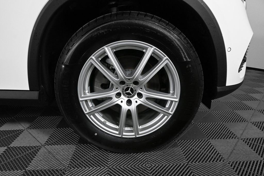 New 2025 Mercedes-Benz GLC 300 4MATIC image 31