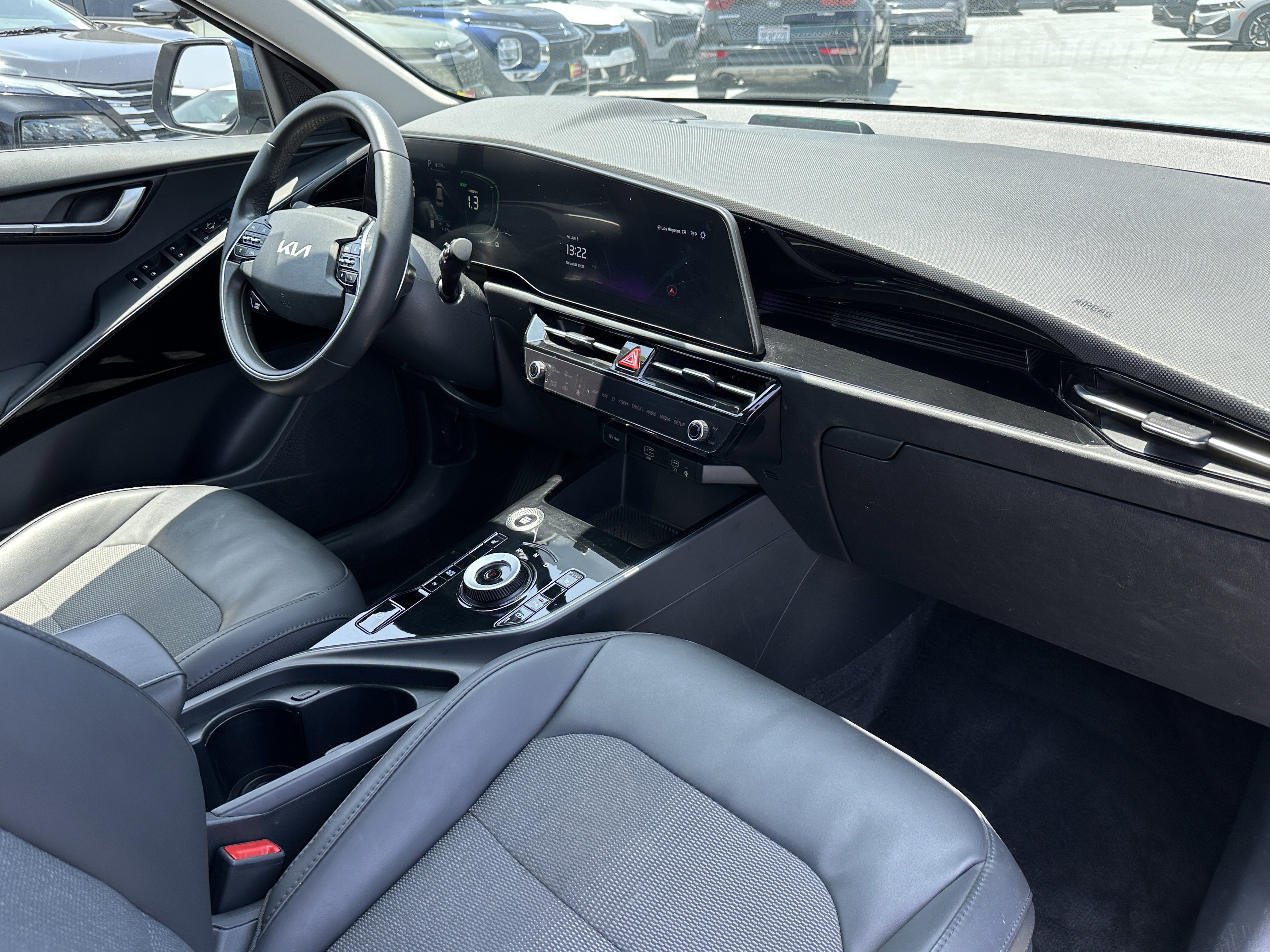 Used 2023 Kia Niro EX FWD image 16