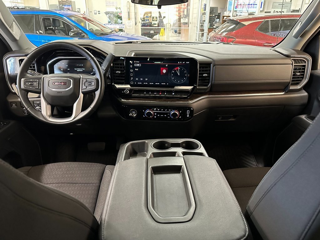 Used 2023 GMC Sierra 1500 SLE image 11