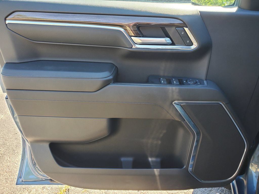 Used 2024 Chevrolet Silverado 1500 LT AWD/4WD image 20