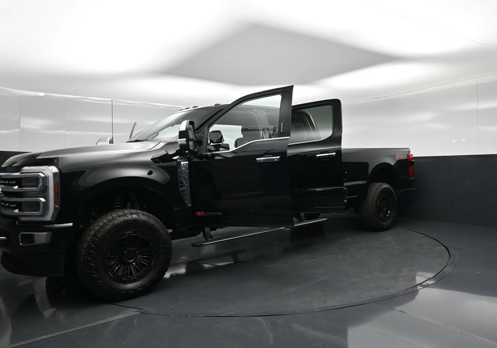 Used 2024 Ford F350 Platinum AWD/4WD image 31