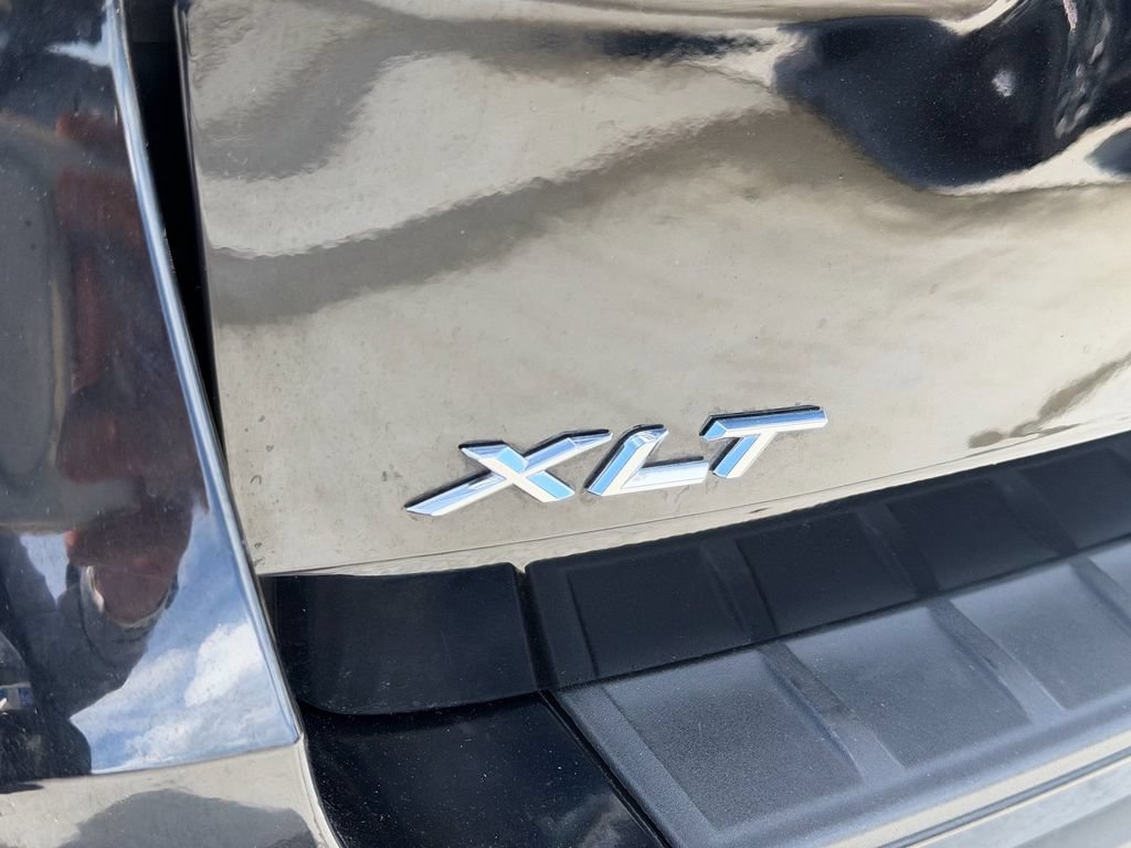 Used 2024 Ford Explorer XLT w/ Equipment Group 202A AWD/4WD image 15