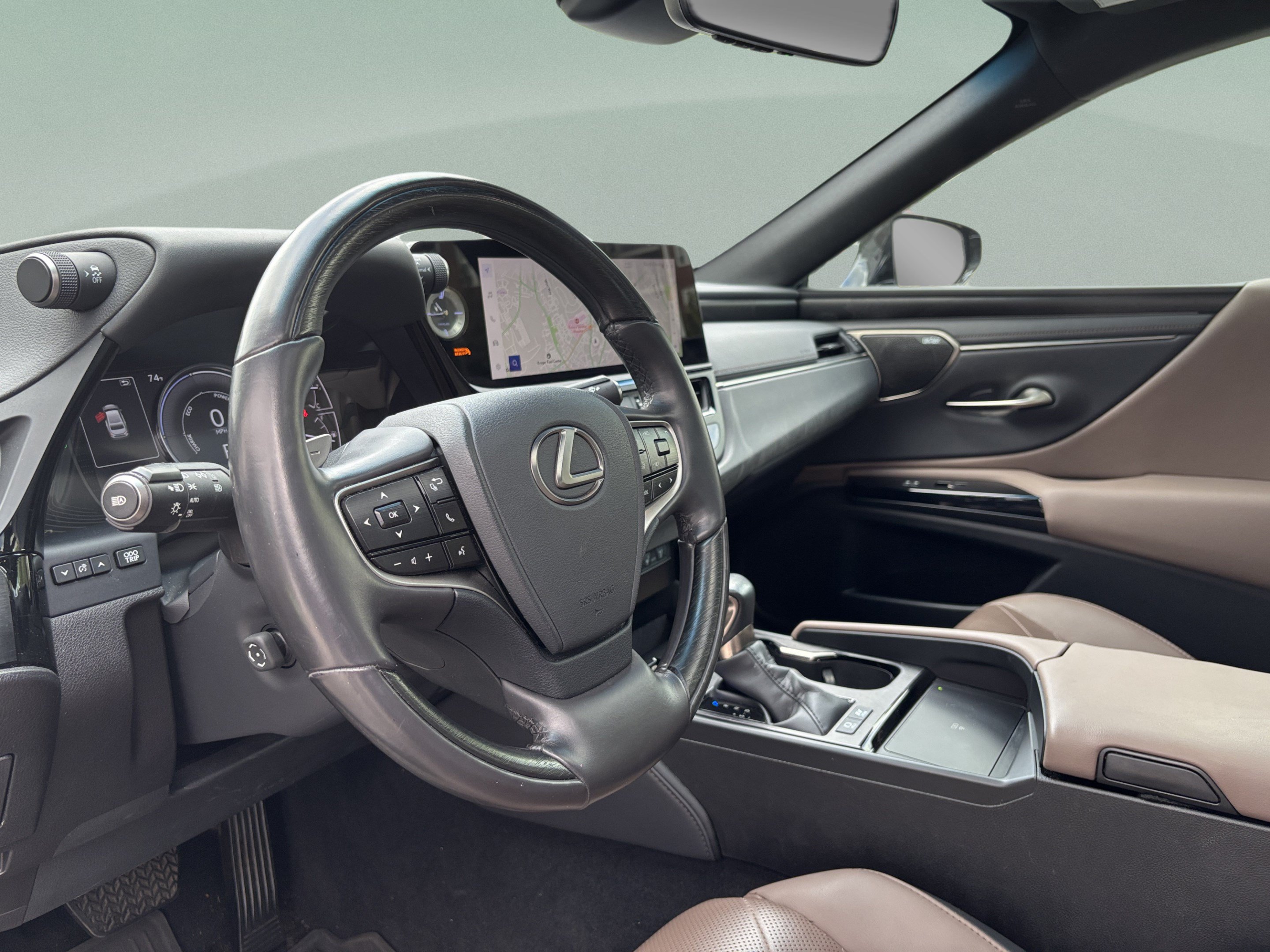 Used 2024 Lexus ES 300h Ultra Luxury w/ Accessory Package (Z2) FWD image 21