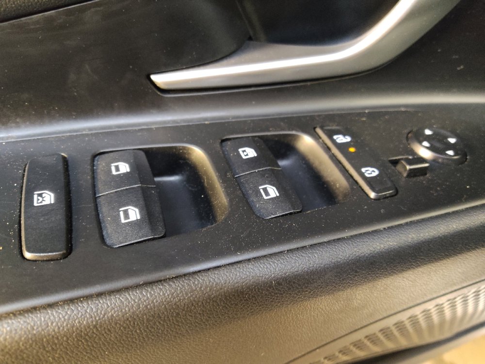 Used 2025 Hyundai Elantra SEL image 27