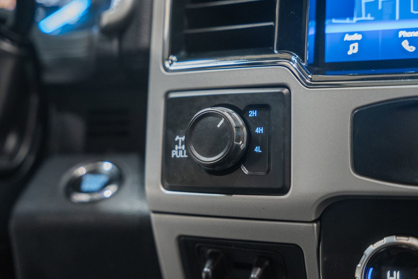 Used 2022 Ford F250 Lariat w/ Black Appearance Pkg image 34