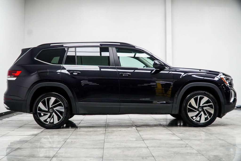 Used 2024 Volkswagen Atlas SE AWD/4WD image 10