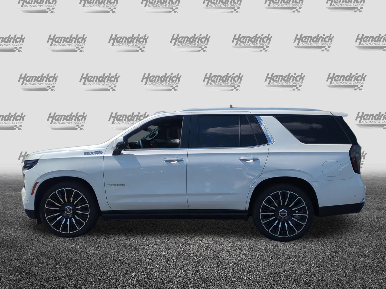 Used 2025 Chevrolet Tahoe High Country AWD/4WD image 7