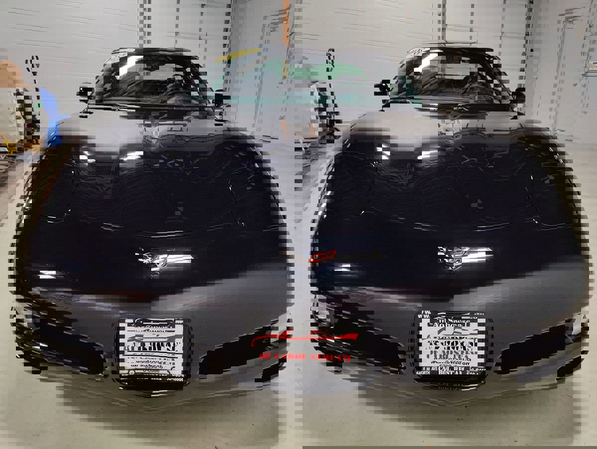 Used 2004 Chevrolet Corvette Coupe w/ Preferred Equipment Group image 3