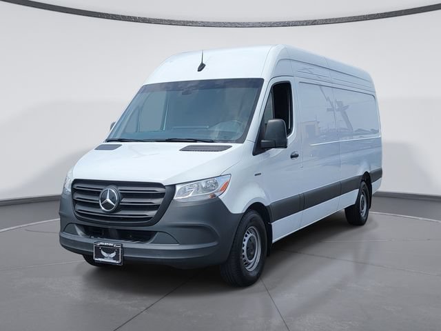 Used 2024 Mercedes-Benz eSprinter 170 Cargo image 3