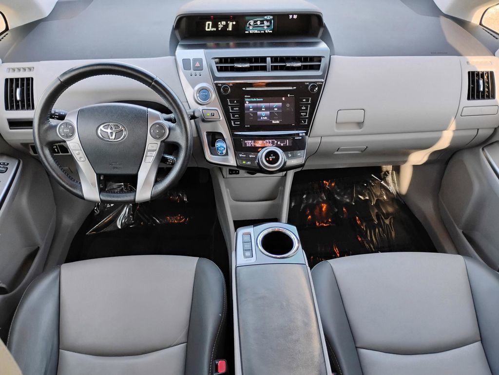 Used 2017 Toyota Prius V Four image 15