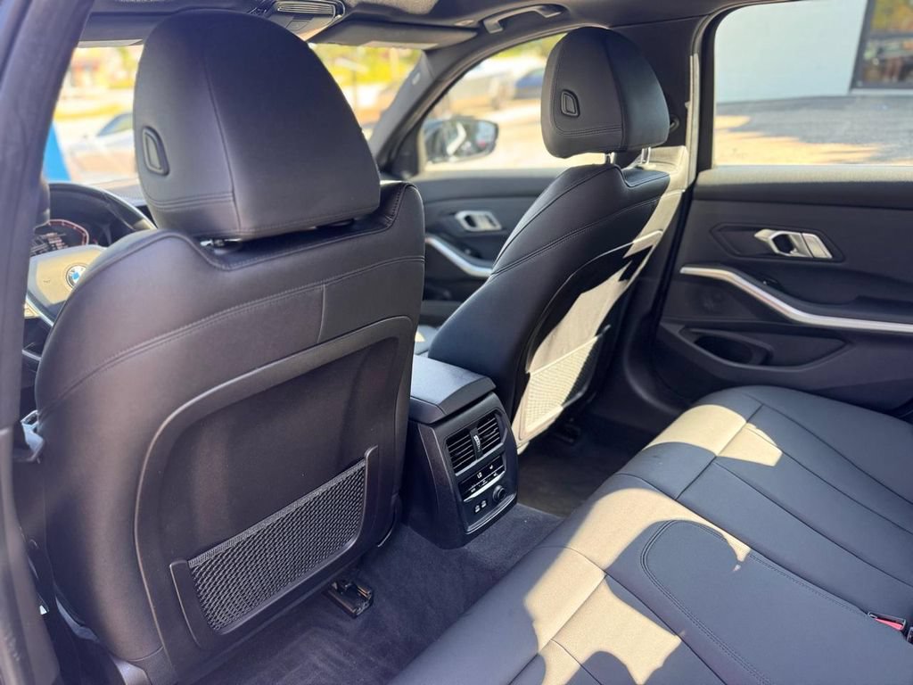 Used 2020 BMW 330i xDrive Sedan w/ Premium Package AWD/4WD image 21