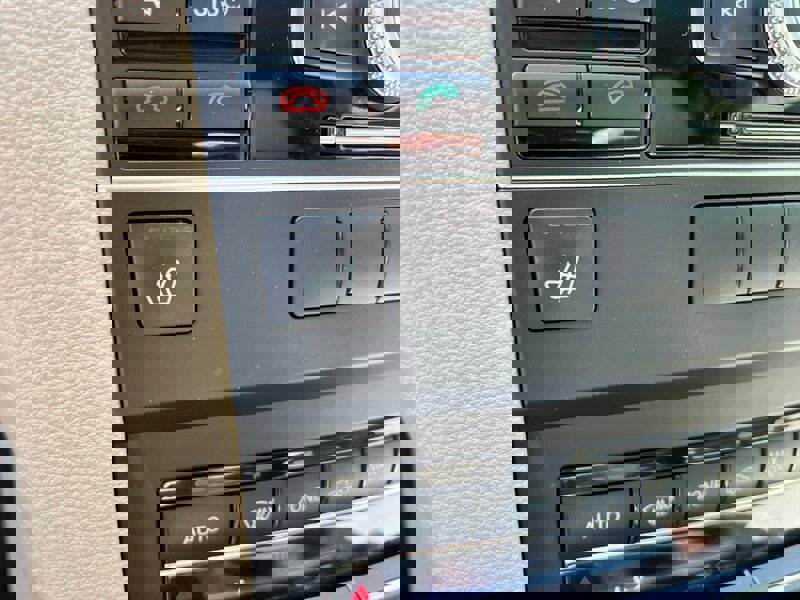 Used 2011 Mercedes-Benz E 350 Coupe image 33