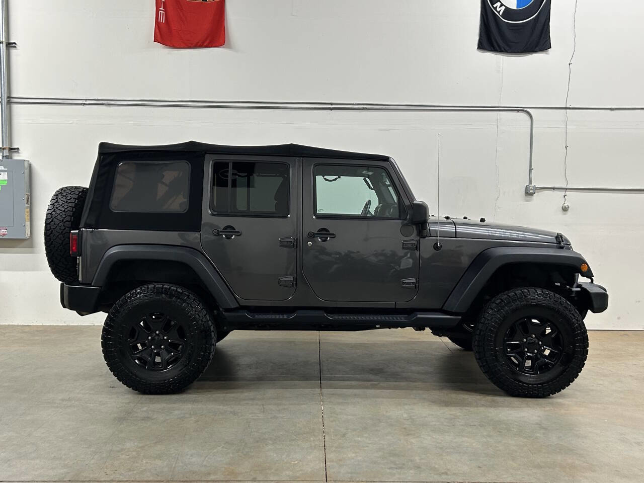 Used 2017 Jeep Wrangler Unlimited Sport image 36