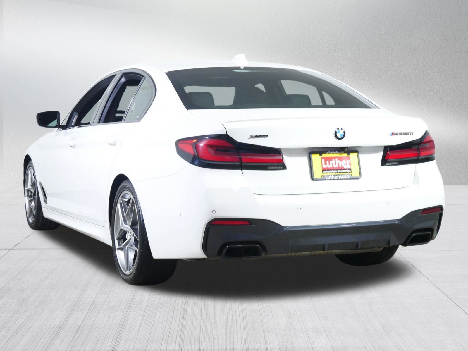 Used 2022 BMW M550i xDrive image 5