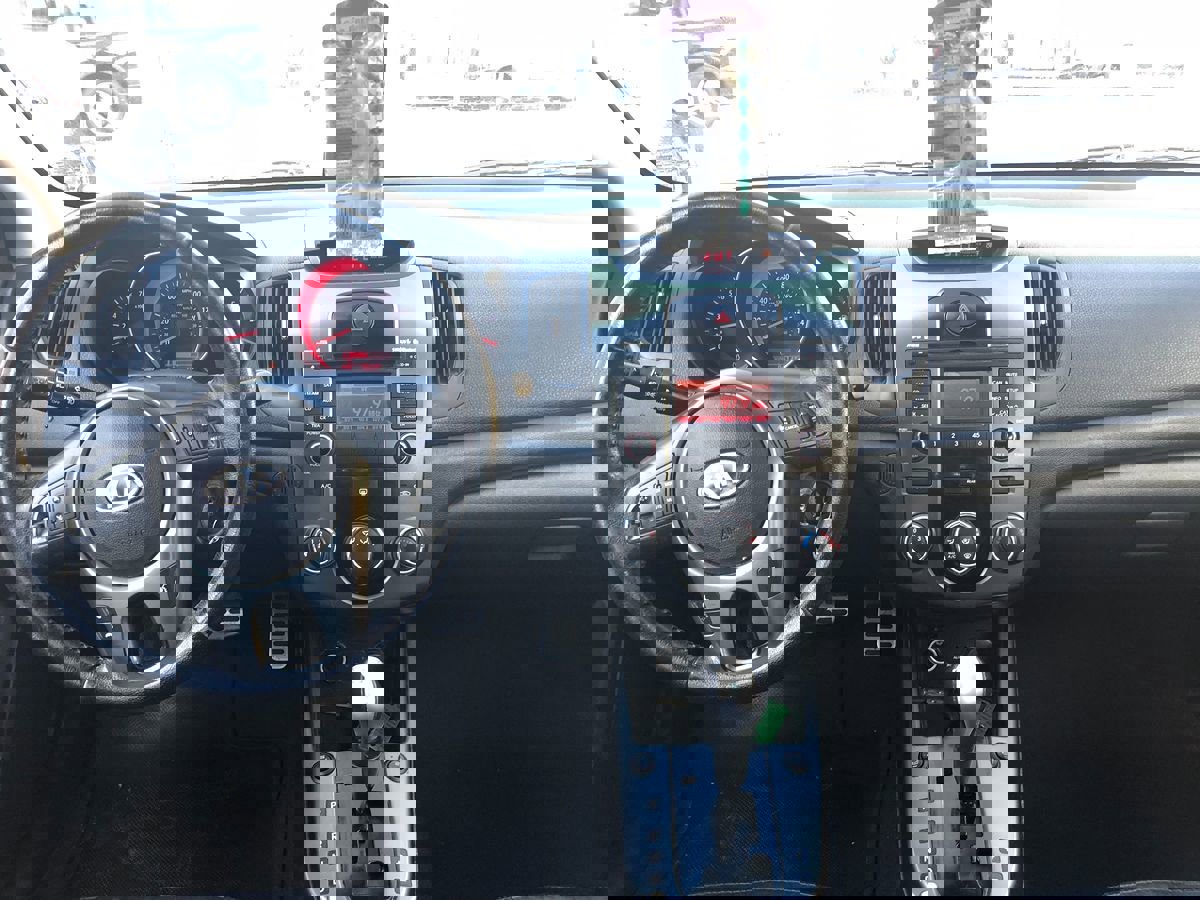 Used 2010 Kia Forte SX image 11