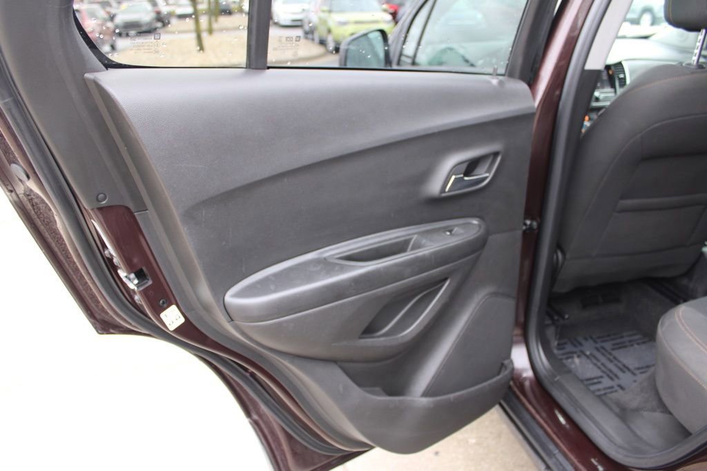 Used 2021 Chevrolet Trax LS w/ Tint and Cruise Package image 25