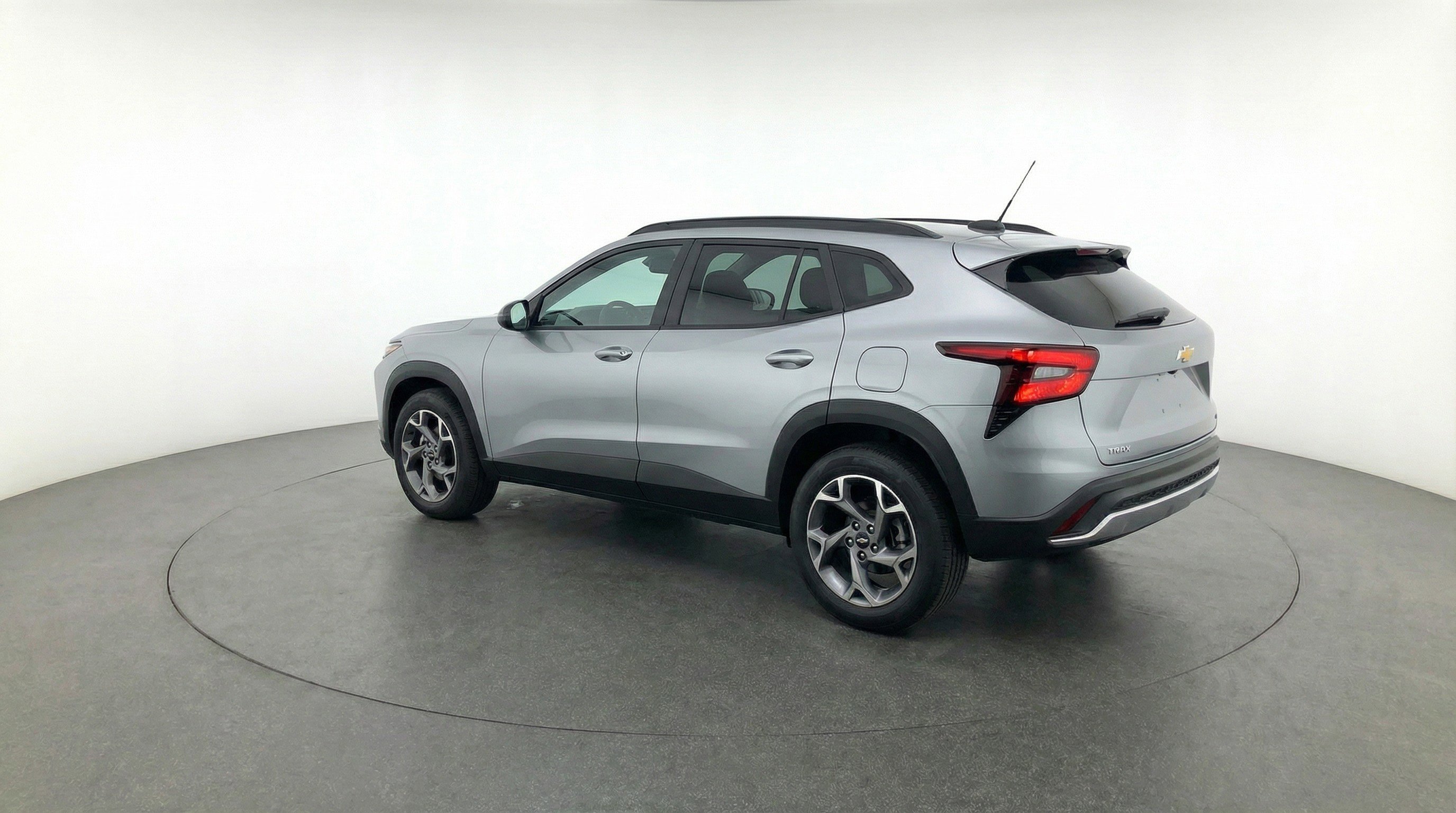 Used 2025 Chevrolet Trax LT image 6