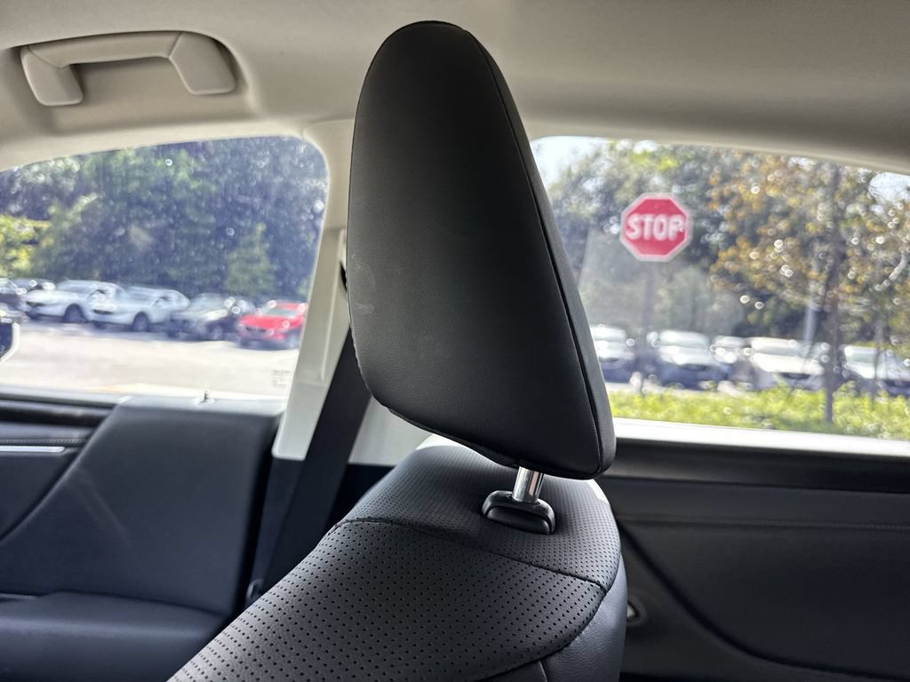Used 2025 Lexus ES 350 w/ Premium Package FWD image 16