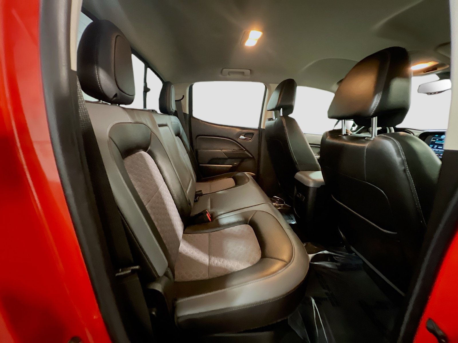 Used 2016 Chevrolet Colorado Z71 AWD/4WD image 18