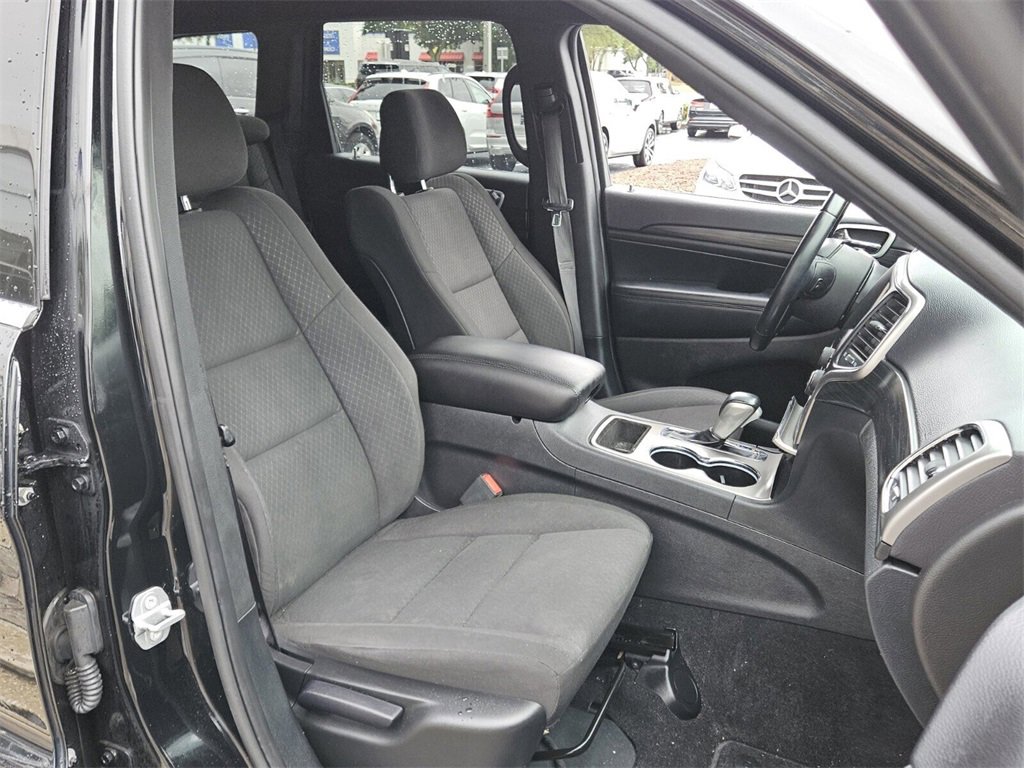 Used 2021 Jeep Grand Cherokee Laredo image 20