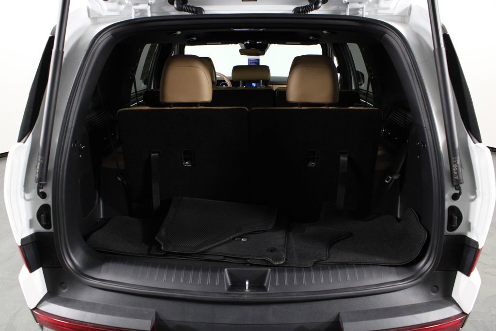 Used 2024 Hyundai Santa Fe Limited FWD image 18