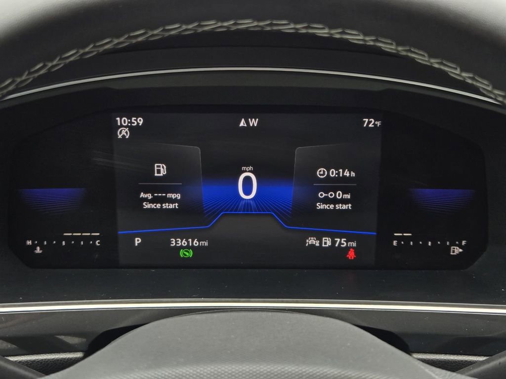 Used 2022 Volkswagen Tiguan SE w/ Panoramic Sunroof Package FWD image 28