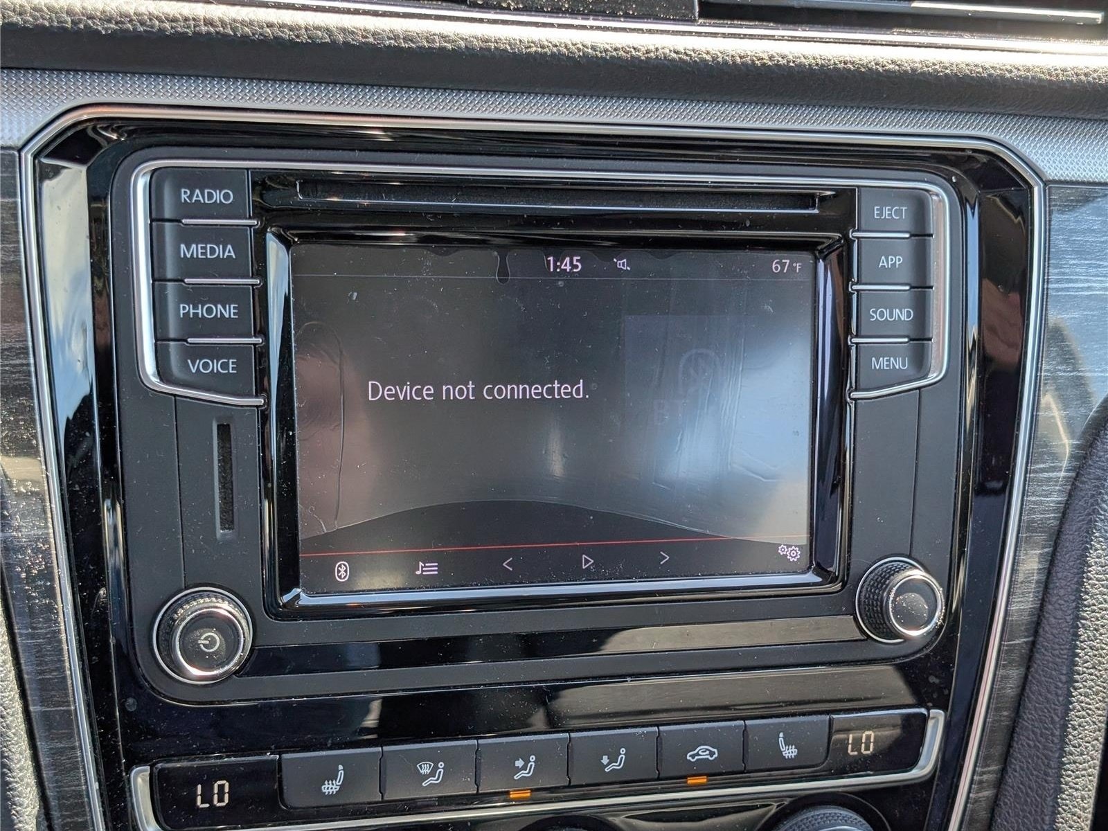 Used 2018 Volkswagen Passat 2.0T SE FWD image 27