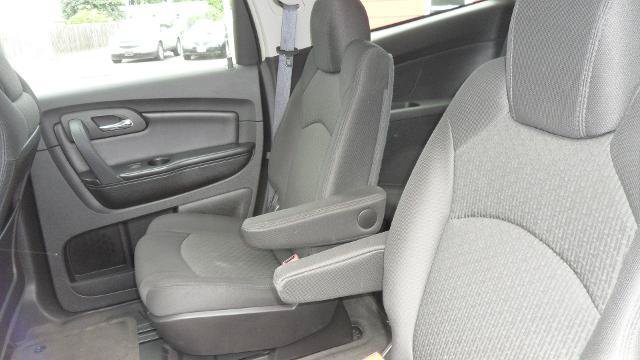 Used 2009 Chevrolet Traverse LT FWD image 19