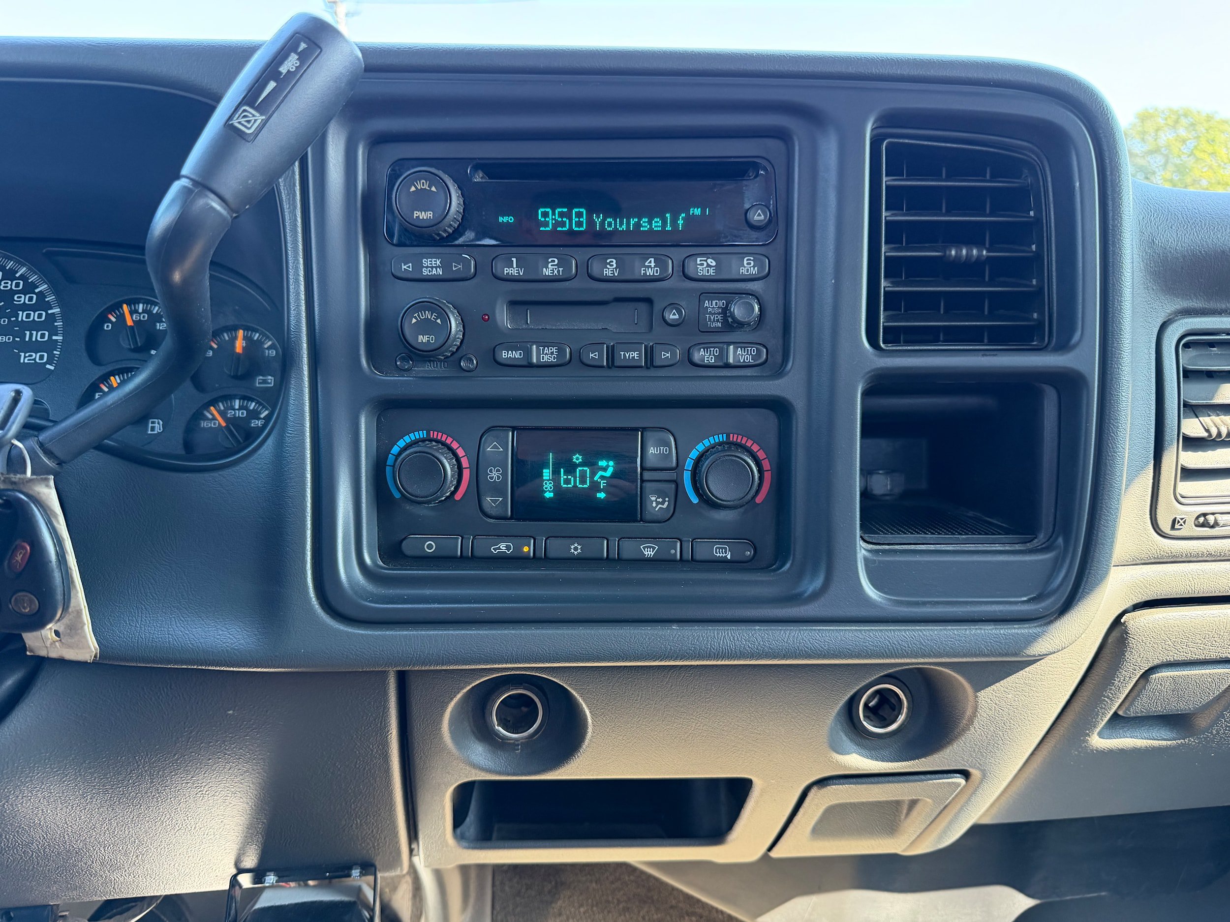 Used 2005 GMC Sierra 3500 SLE w/ Heavy-Duty Power Package AWD/4WD image 19