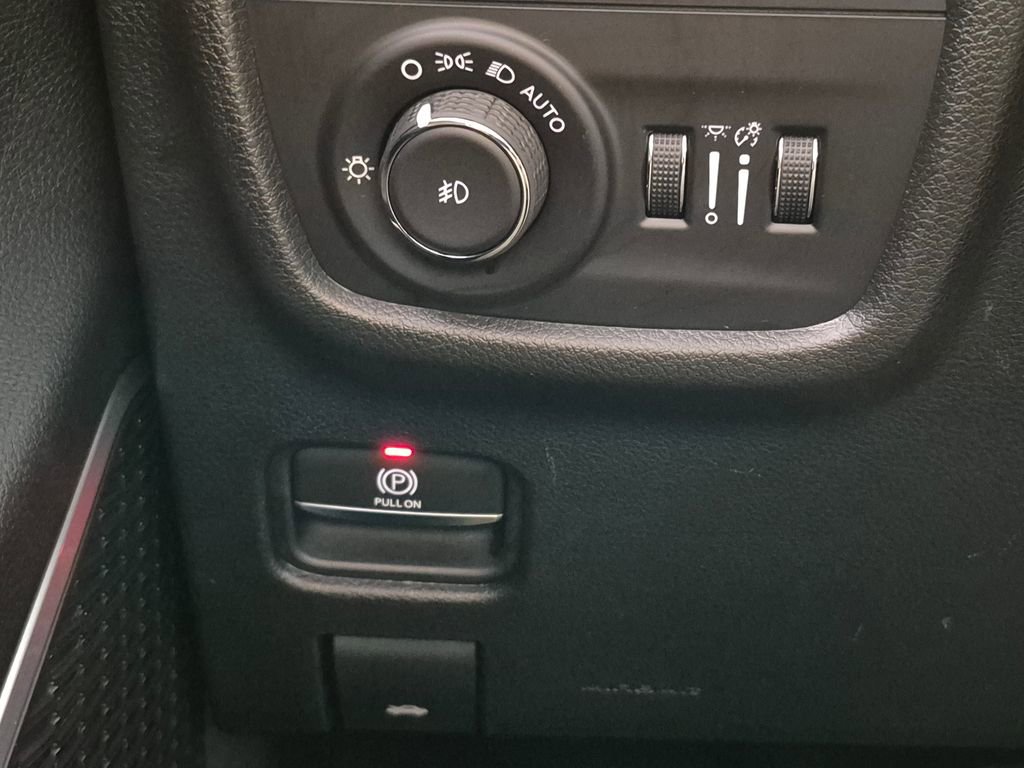 Used 2021 Jeep Grand Cherokee L Limited image 16