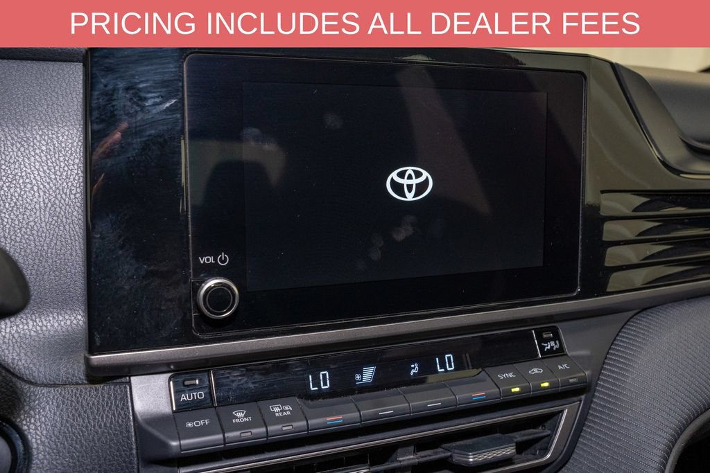 Used 2025 Toyota Camry SE FWD image 12