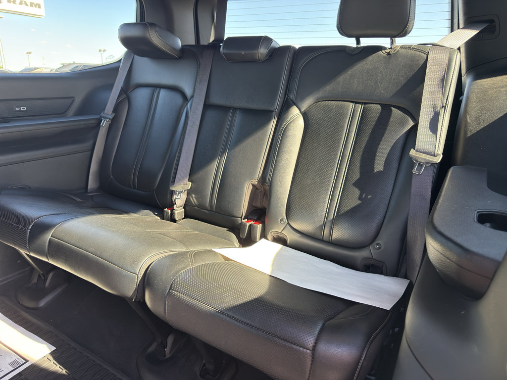 Certified 2024 Jeep Wagoneer Series III AWD/4WD image 11