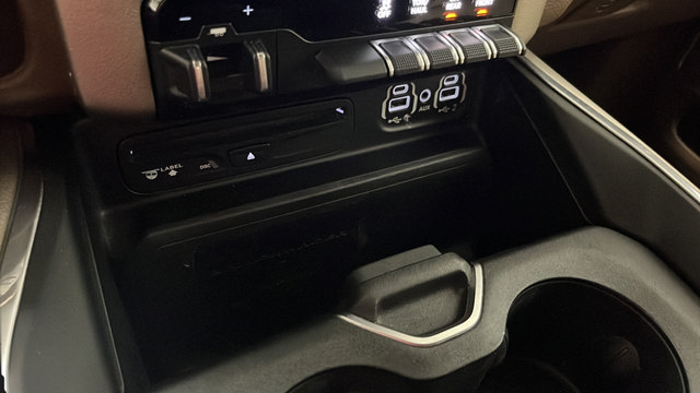 Used 2019 RAM 1500 Laramie AWD/4WD image 31