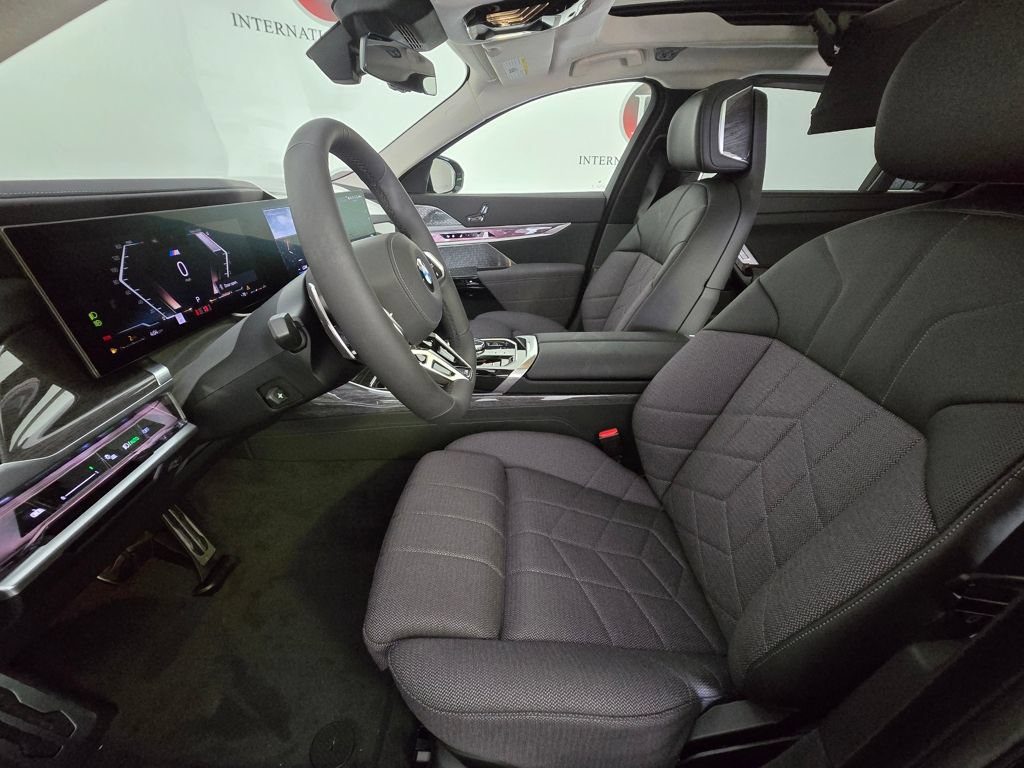 Used 2025 BMW 760i xDrive AWD/4WD image 10