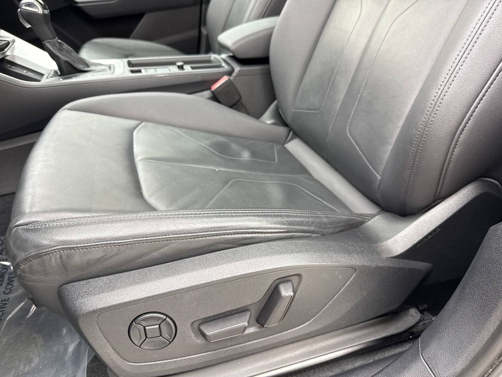Used 2020 Audi Q3 2.0T Premium w/ Convenience Package AWD/4WD image 34