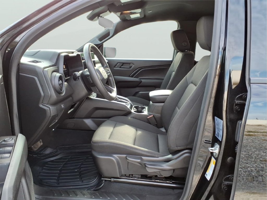 Used 2025 Chevrolet Colorado W/T w/ WT Custom Package RWD image 13