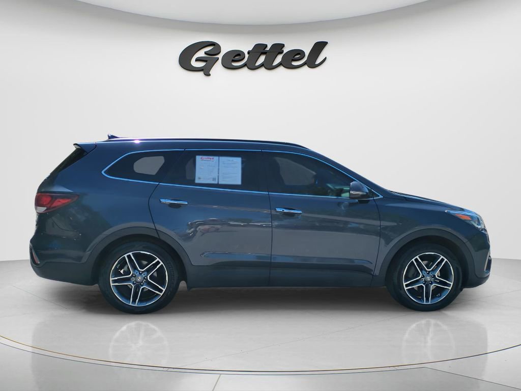 Used 2017 Hyundai Santa Fe AWD image 3