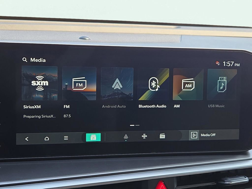 Certified 2024 Kia Sorento EX w/ Panoramic Sunroof Package image 28