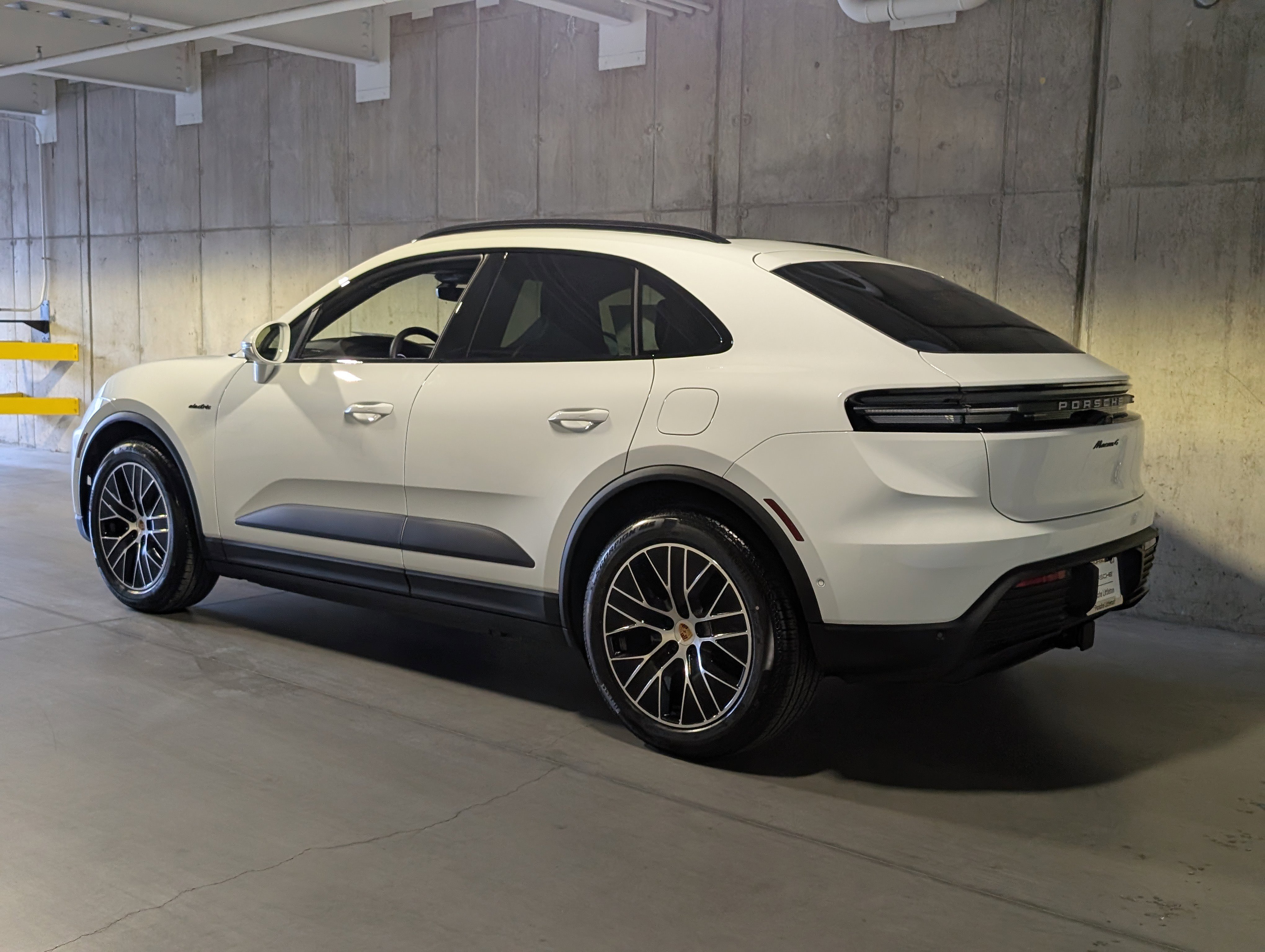 New 2026 Porsche Macan 4 Electric image 3