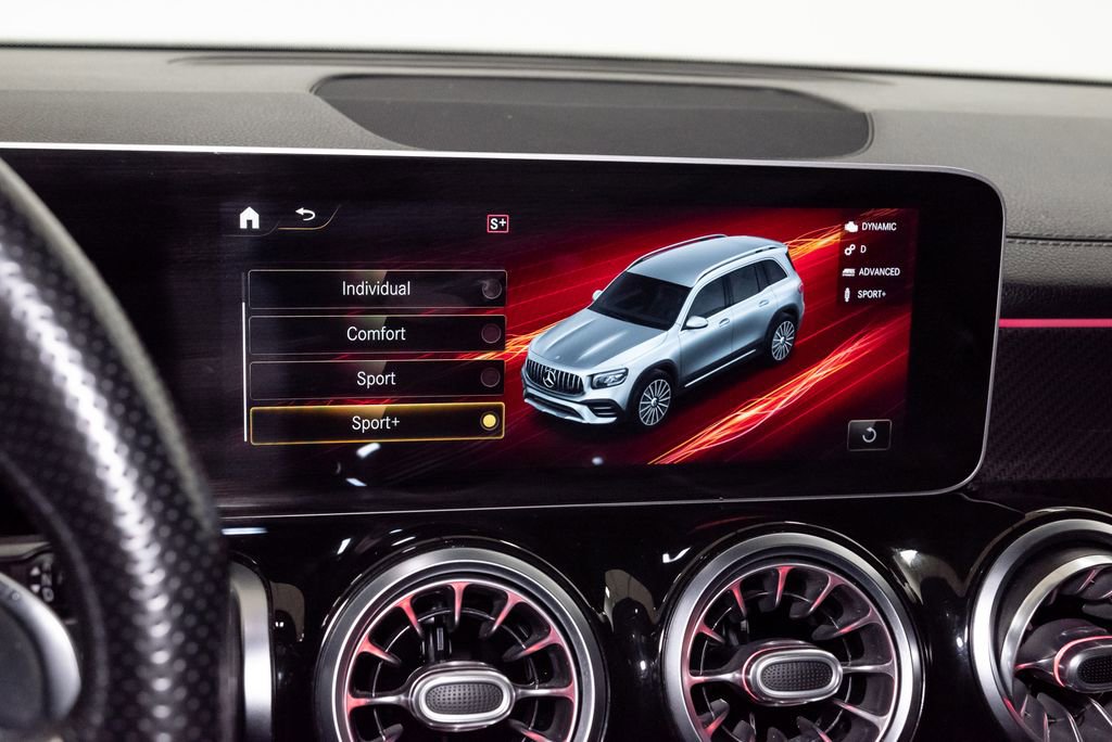 Used 2021 Mercedes-Benz GLB 35 AMG 4MATIC image 26