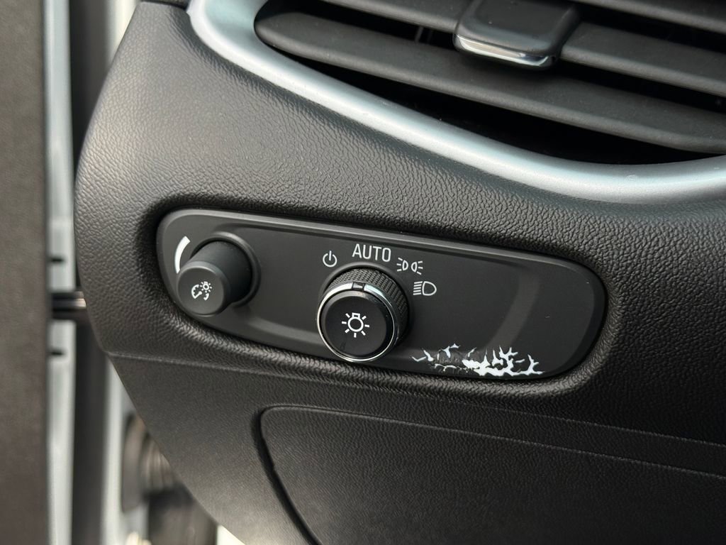 Used 2023 Chevrolet Malibu LT image 34