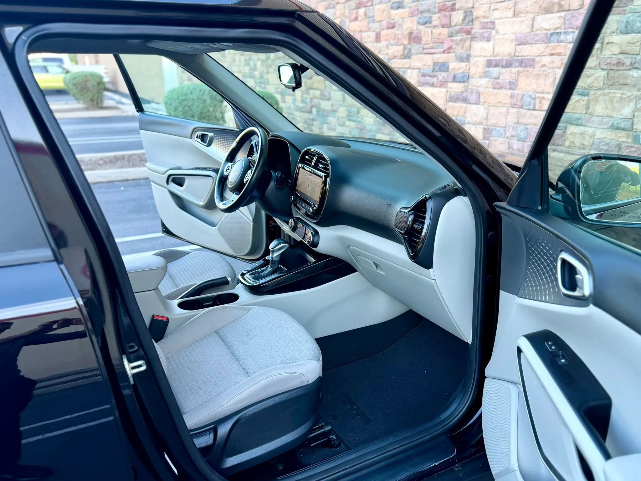 Used 2022 Kia Soul EX image 9