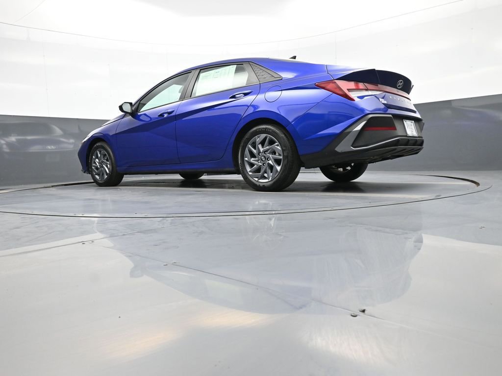 Certified 2024 Hyundai Elantra SEL FWD image 31