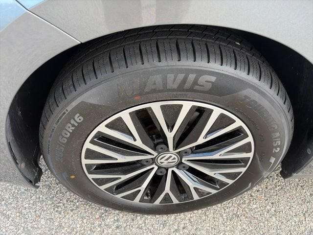 Used 2019 Volkswagen Jetta SE w/ Cold Weather Package FWD image 8