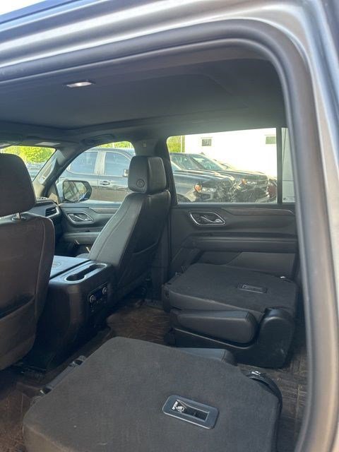 Used 2023 Chevrolet Suburban Z71 w/ Z71 Off-Road Package AWD/4WD image 9