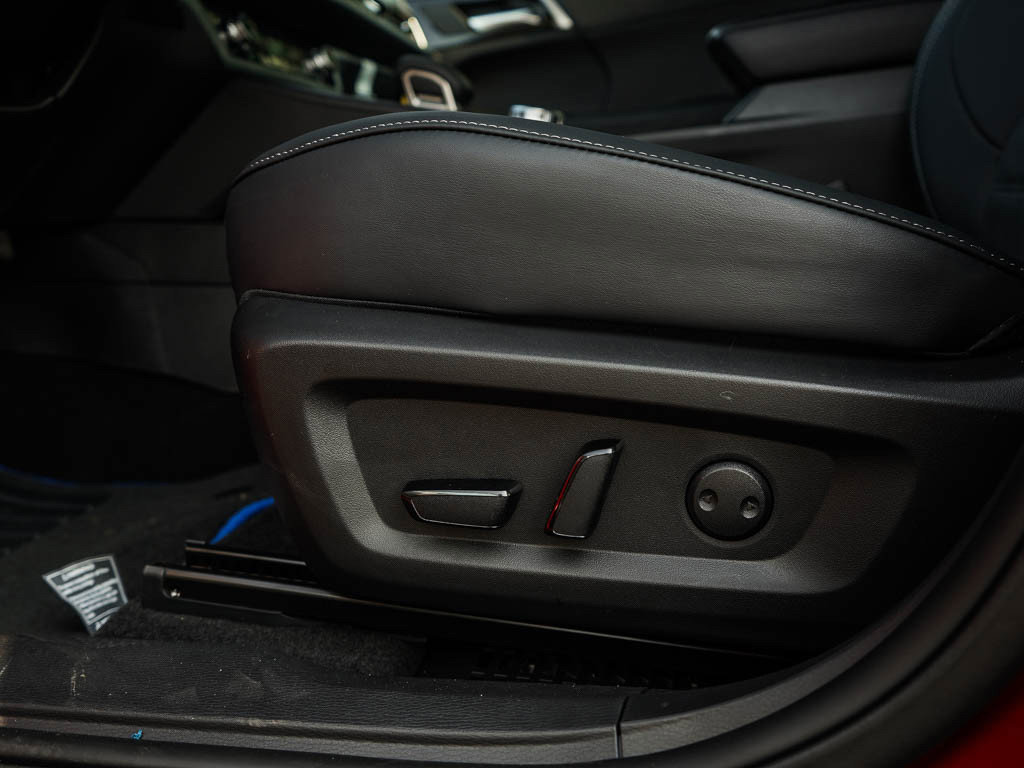 New 2025 Mitsubishi Outlander SE image 18