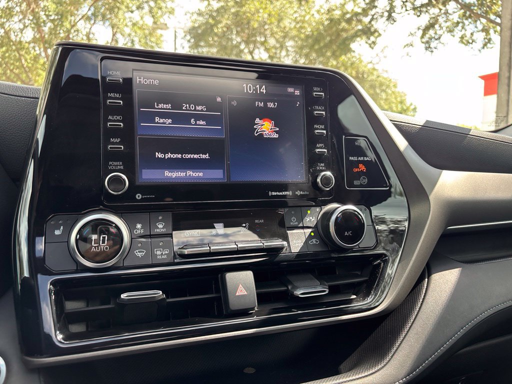 Used 2020 Toyota Highlander XLE FWD image 31