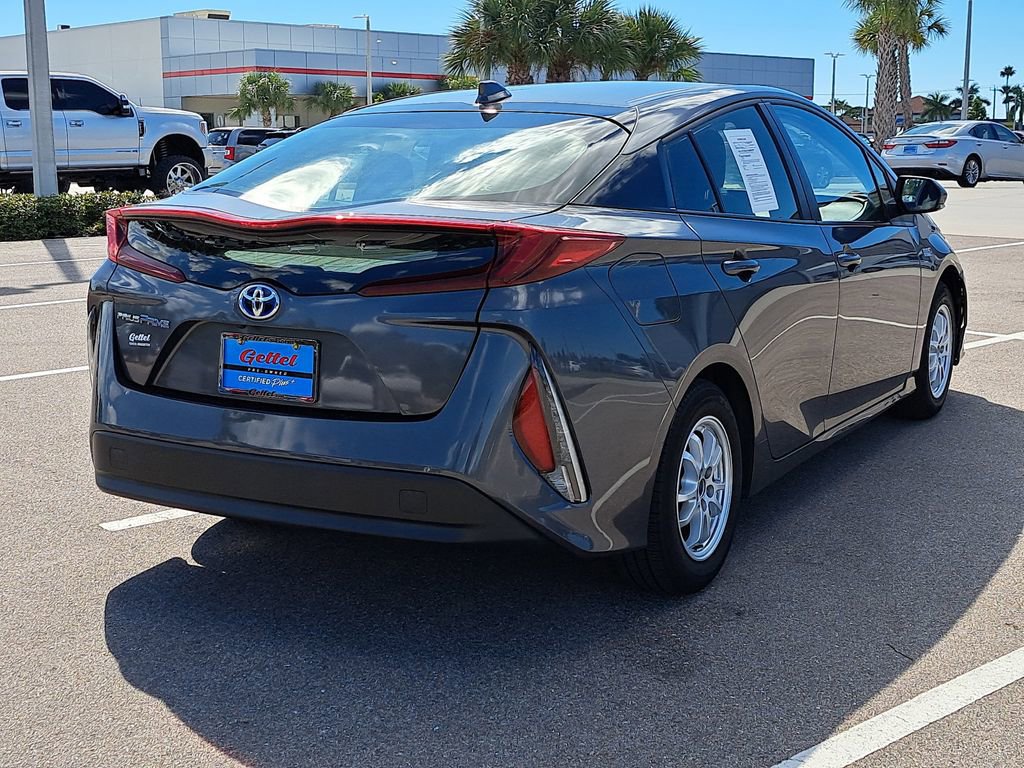 Used 2022 Toyota Prius Prime LE image 3